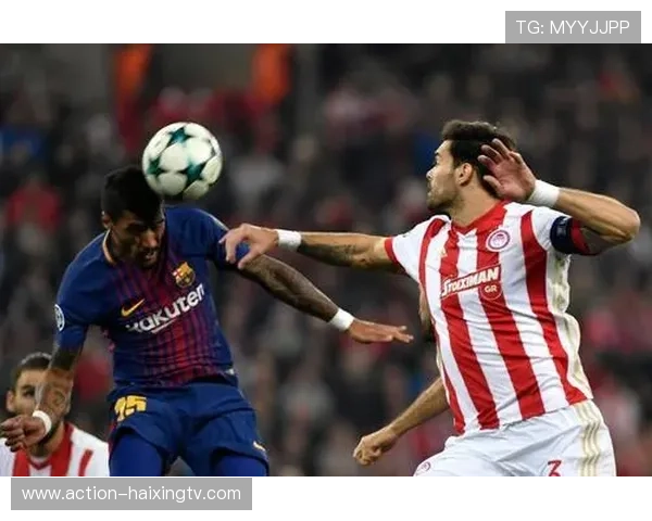 足球球星挠头瞬间展现无奈表情 他们在场上到底在想什么